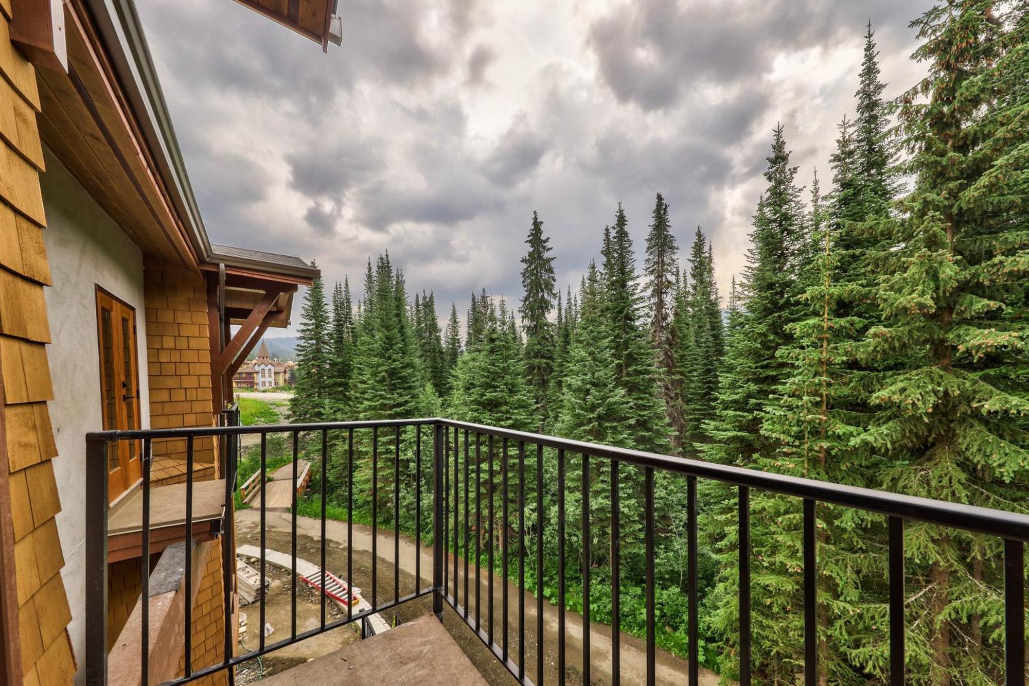 Village Walk * Sun Peaks